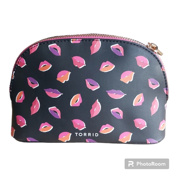 Torrid Lips Pink & Red Makeup Bag NWT - Picture 1 of 11